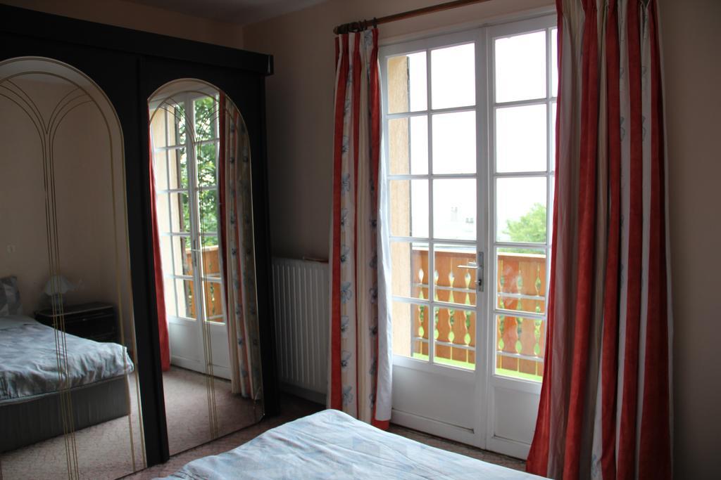 Holiday Home Maison De La Litiere Pugny-Chatenod Kamer foto