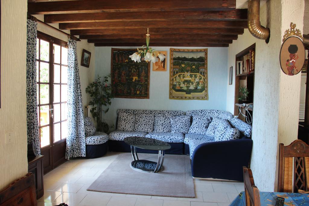 Holiday Home Maison De La Litiere Pugny-Chatenod Kamer foto